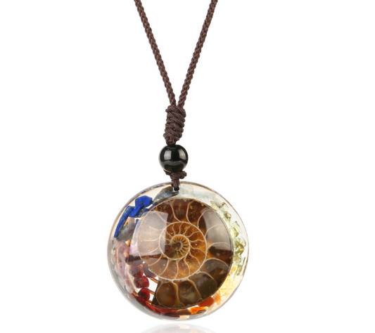 Retro Conch Natural Stone Pendant Necklace