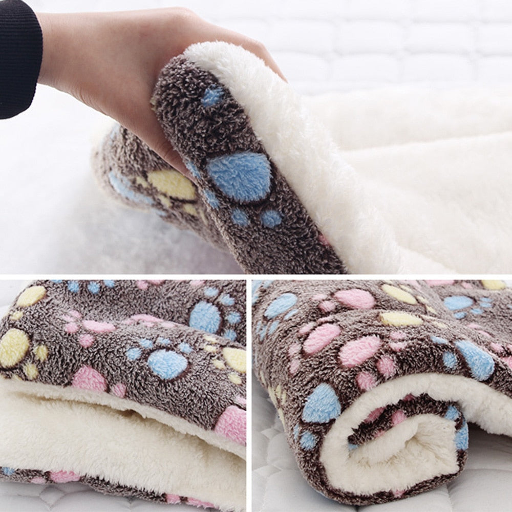Soft Fleece Pad Pet Blanket Flannel Thickened Pet Bed Mat for Puppy Dog Cat Sofa Cushion Home Rug Keep Warm Sleeping Cover