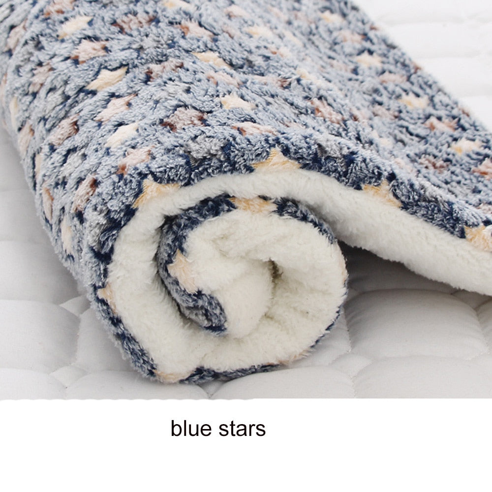 Soft Fleece Pad Pet Blanket Flannel Thickened Pet Bed Mat for Puppy Dog Cat Sofa Cushion Home Rug Keep Warm Sleeping Cover