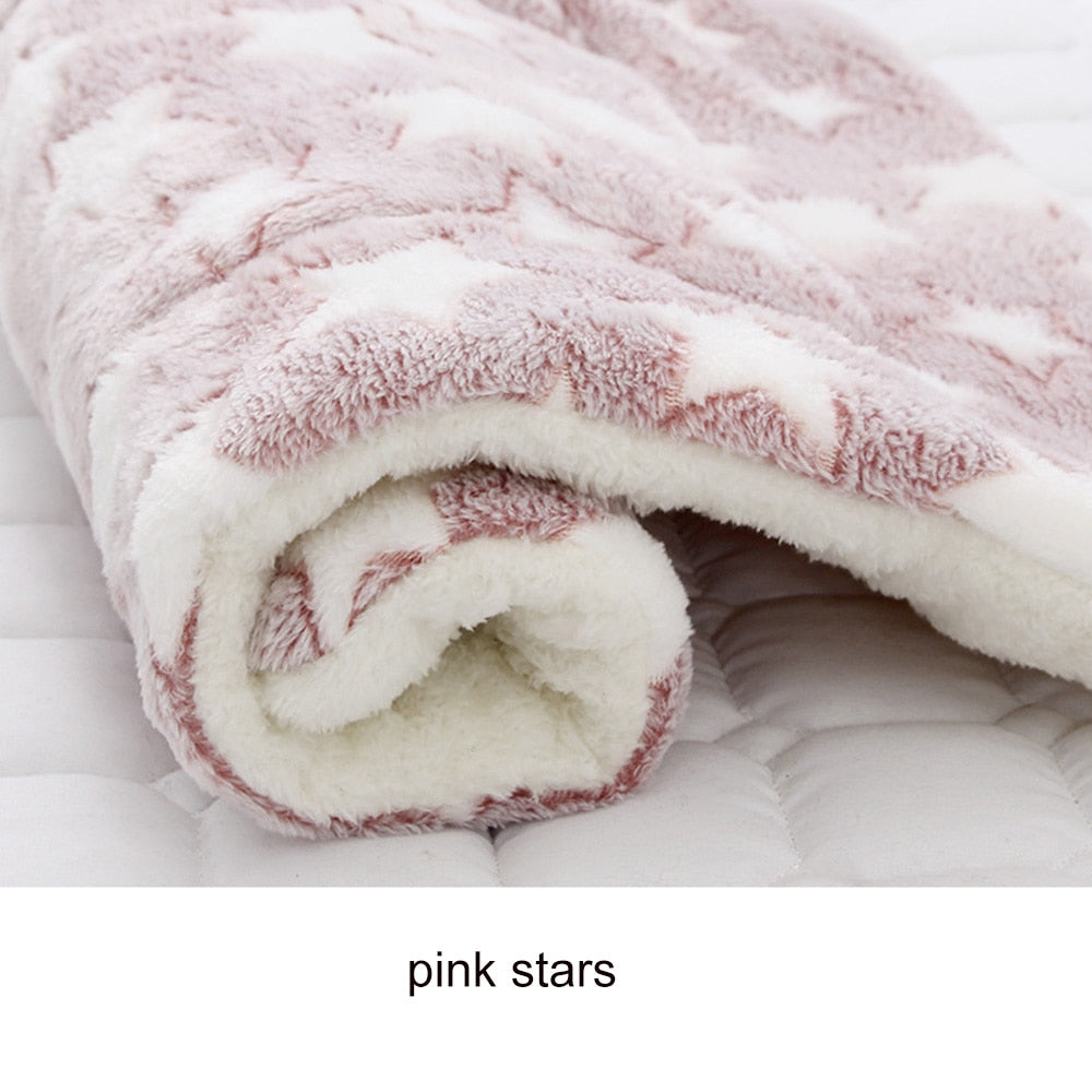 Soft Fleece Pad Pet Blanket Flannel Thickened Pet Bed Mat for Puppy Dog Cat Sofa Cushion Home Rug Keep Warm Sleeping Cover