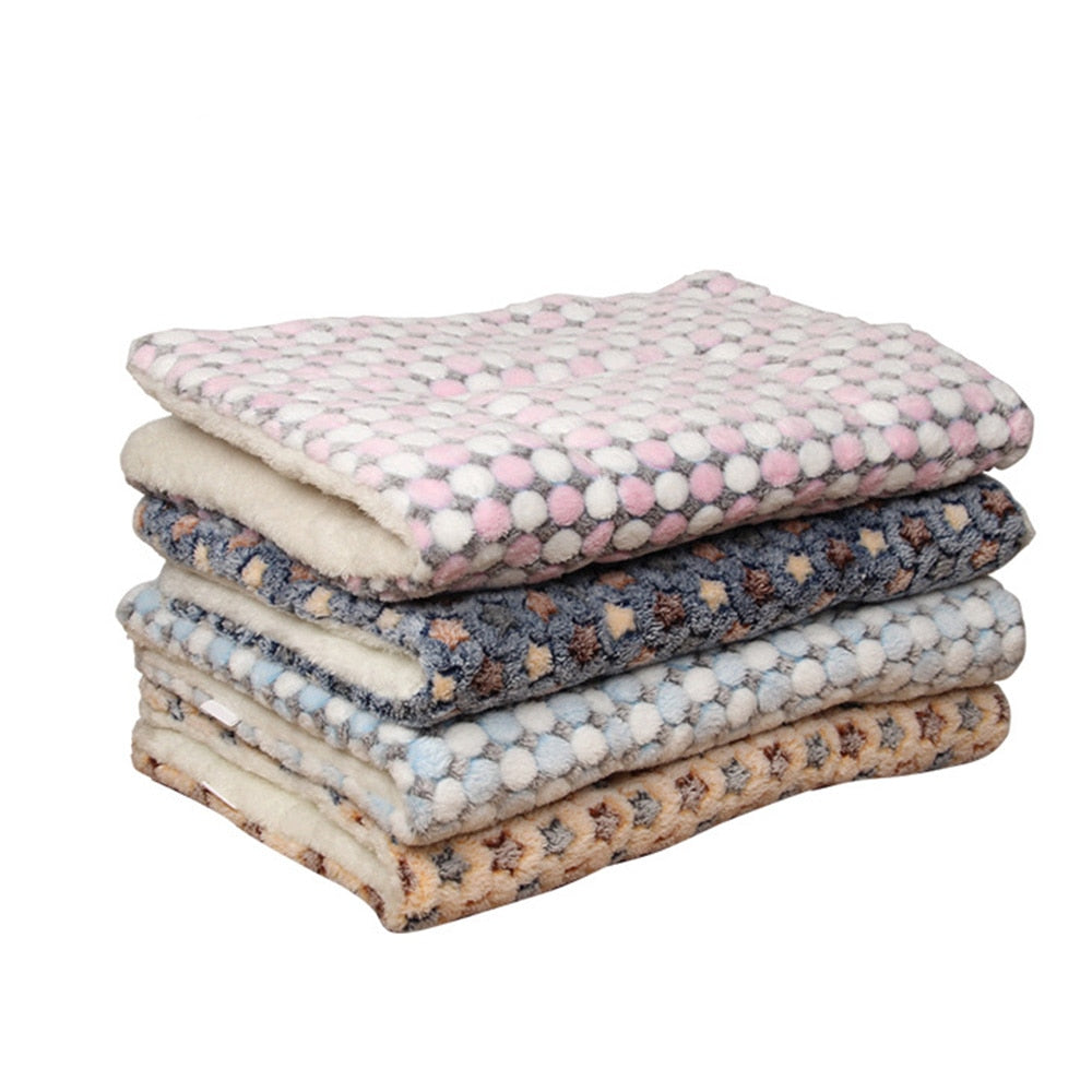 Soft Fleece Pad Pet Blanket Flannel Thickened Pet Bed Mat for Puppy Dog Cat Sofa Cushion Home Rug Keep Warm Sleeping Cover