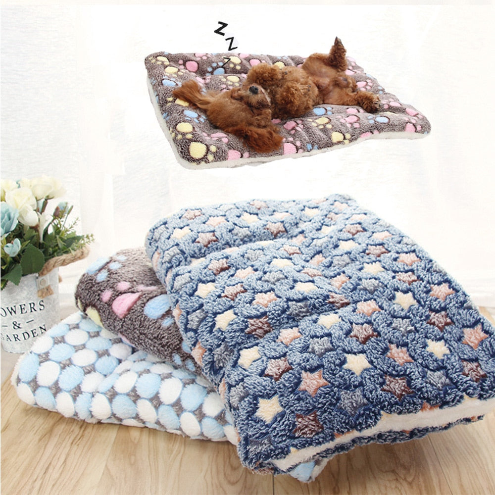 Soft Fleece Pad Pet Blanket Flannel Thickened Pet Bed Mat for Puppy Dog Cat Sofa Cushion Home Rug Keep Warm Sleeping Cover